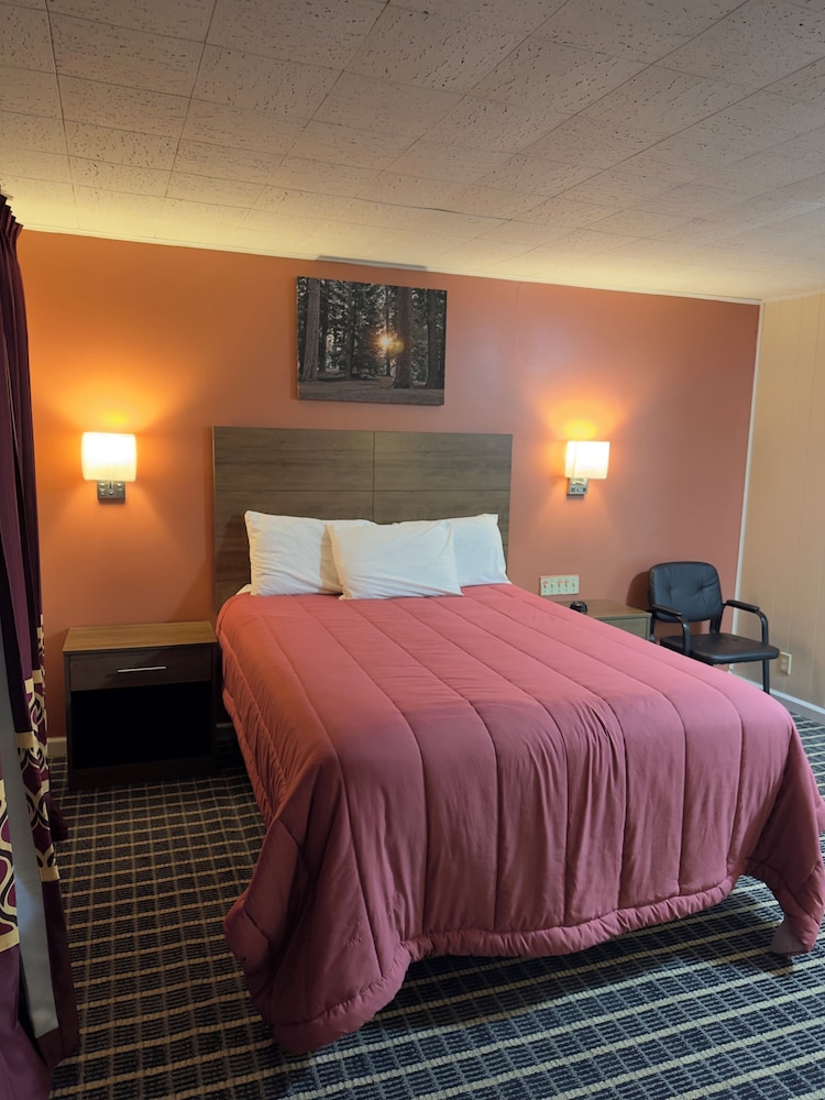 Boone Trail Inn - photo 18