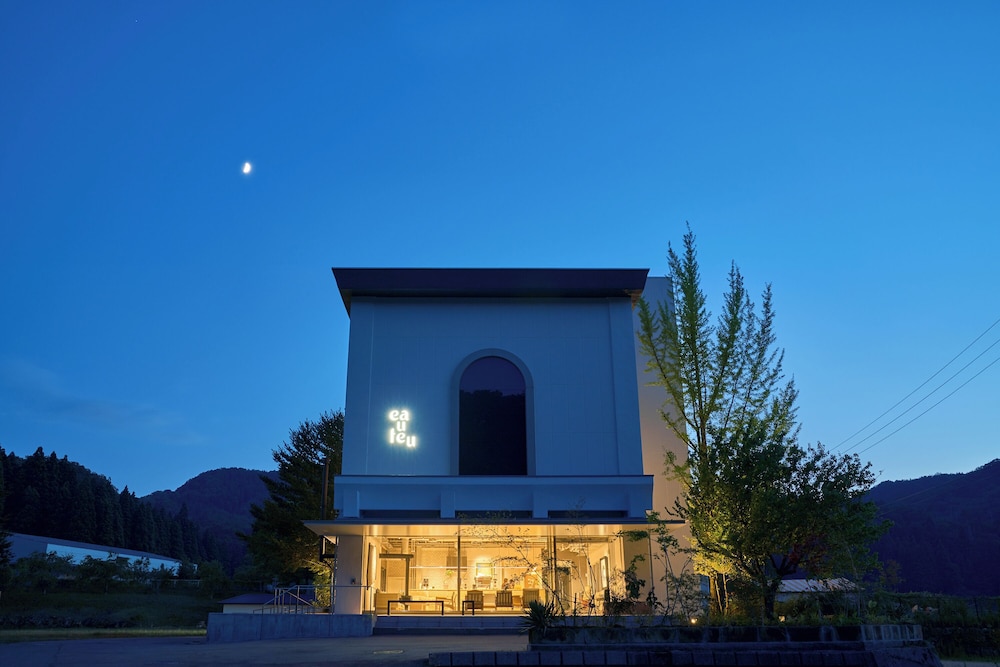Auberge eaufeu - carbon neutral hotel in Komatsu