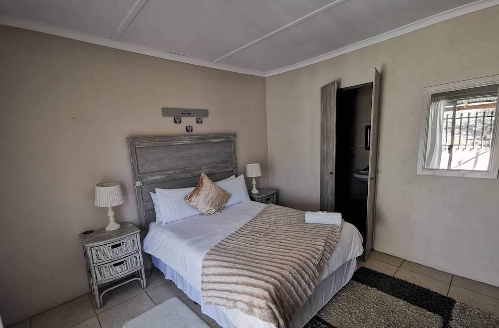 Akkerdam Bed and Breakfast — 4-Star Luxury Hotel in Calvinia, South Africa