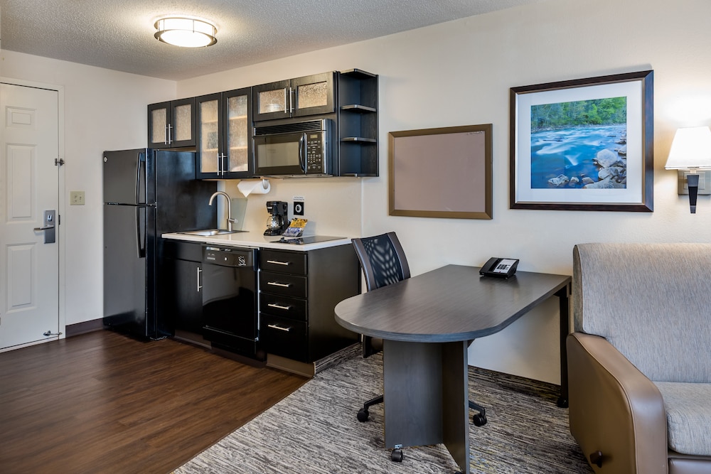 Candlewood Suites Washington Dulles Sterling by IHG - photo 15