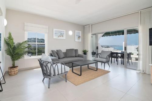 32 Thira Santorini Beach flat — 4-Star Luxury Hotel in Ballito, South Africa