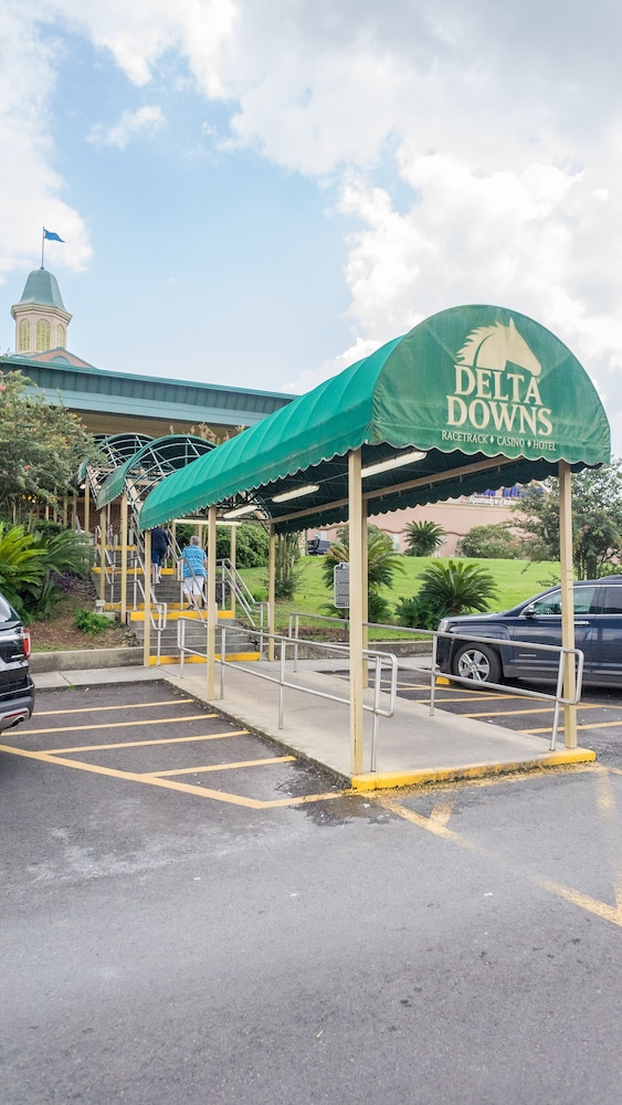 Delta Downs Racetrack Casino Hotel - photo 34