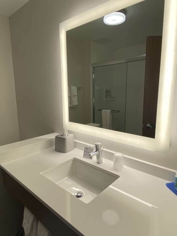 Holiday Inn Express & Suites Junction by IHG - photo 28