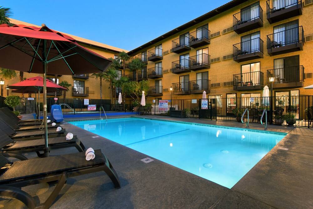 Oxnard Inn Lancaster - photo 32