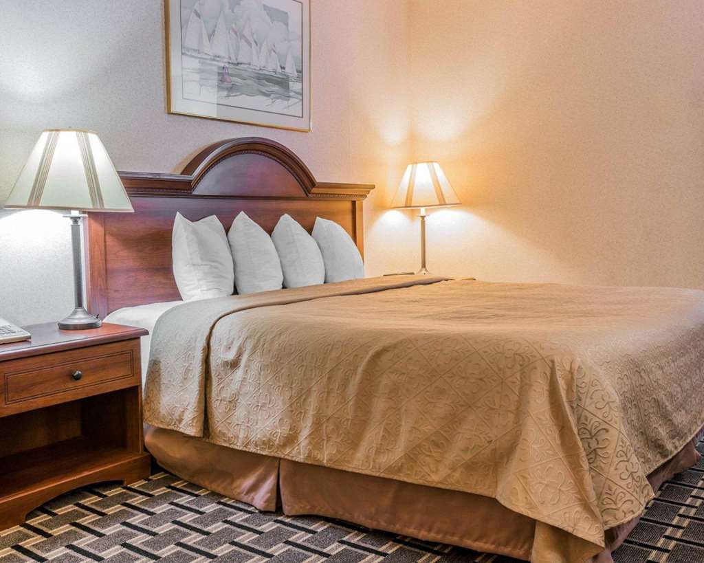 Quality Inn Grand Rapids North - photo 9
