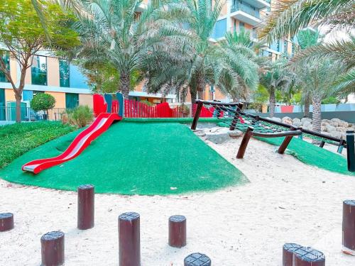 Luxurious 1BR Apt with Balcony in Production City — 4-Star Luxury Hotel in Dubai, United Arab Emirates
