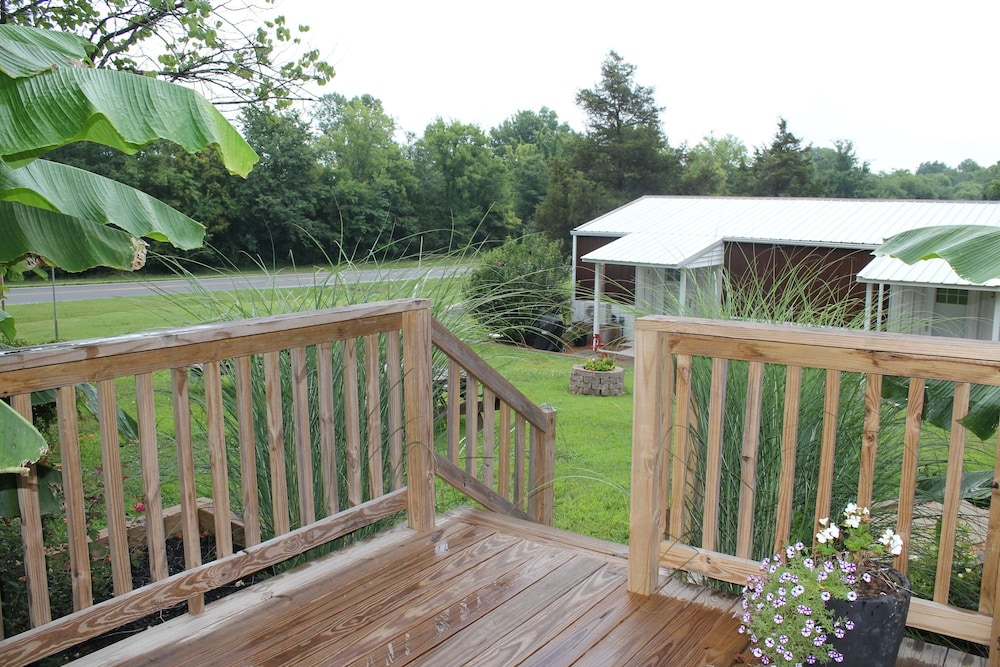 Shawnee Trails Lodging and Suites - photo 49