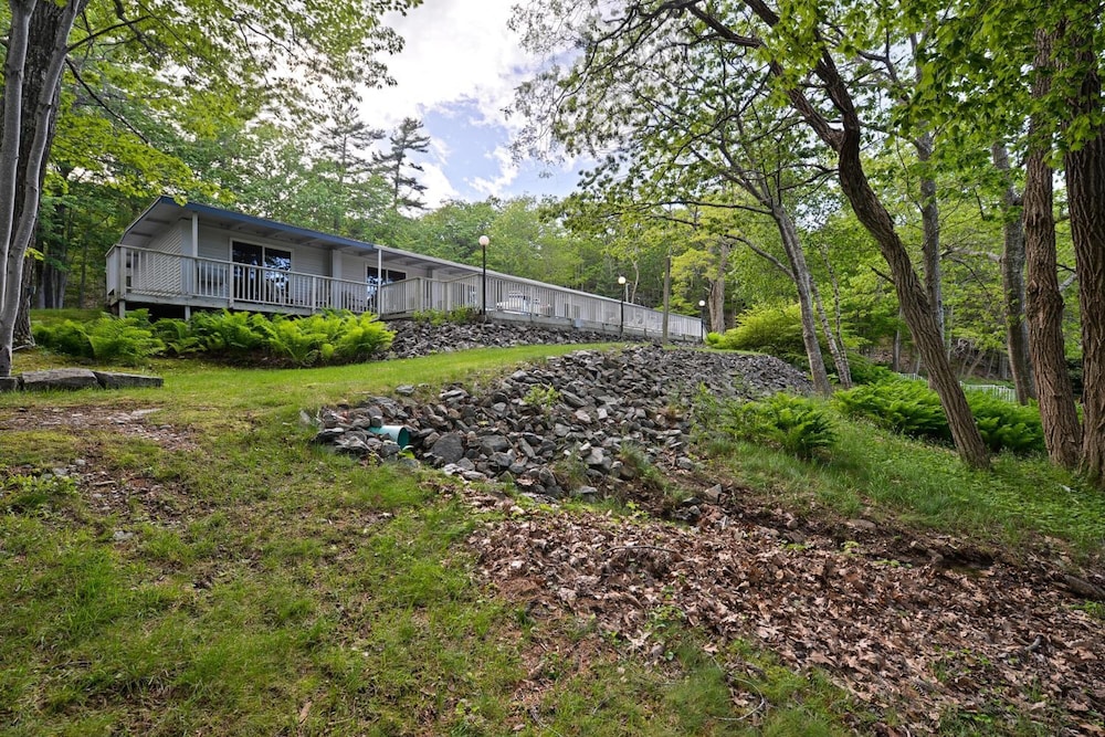 Bar Harbor Motel - photo 33