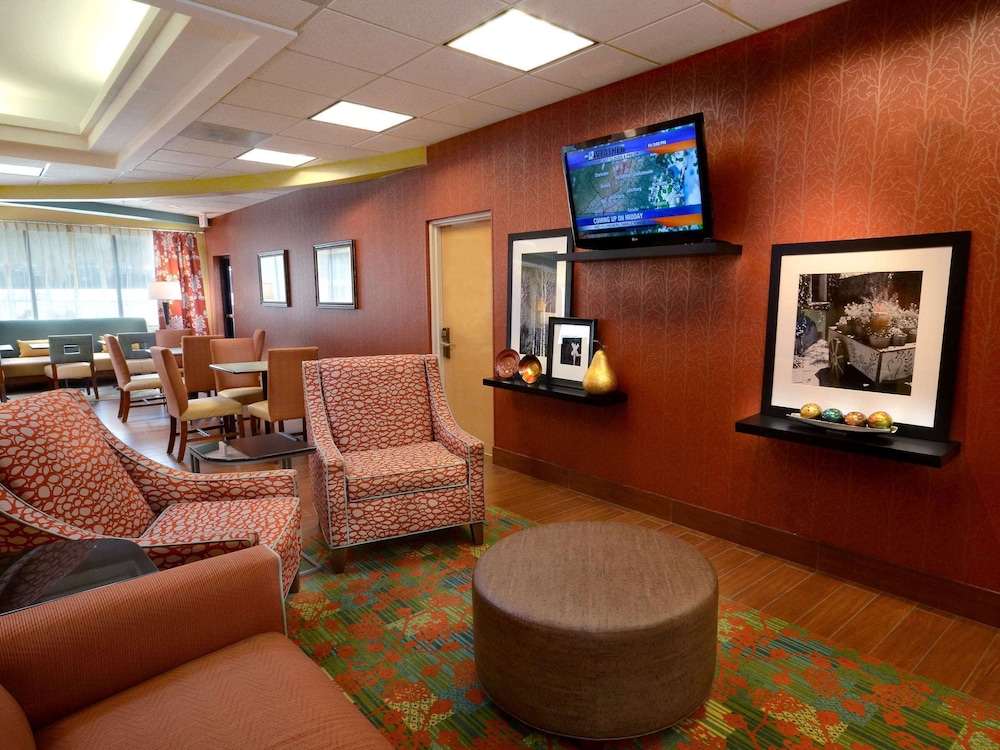 Hampton Inn Martinsville - photo 41