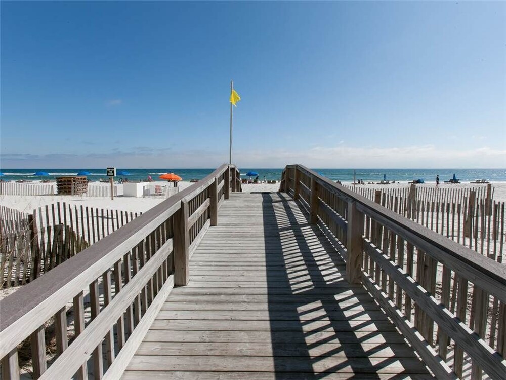 Crystal Shores 704 - photo 30