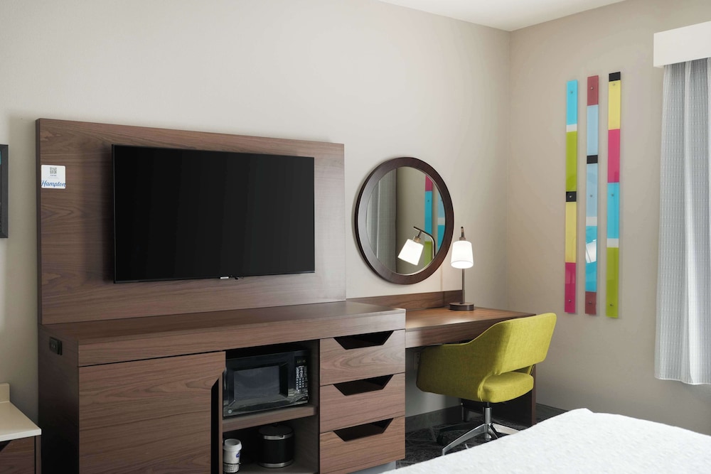 Hampton Inn & Suites Tulsa Central - photo 11