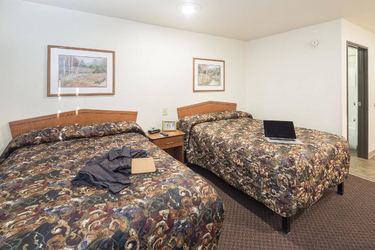 WoodSpring Suites Columbus Fort Benning Bldg. 2 - photo 14