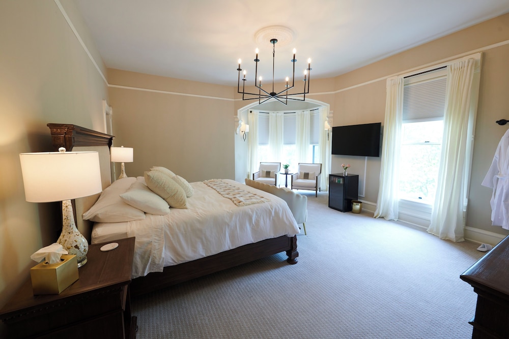 Inn At Pine Terrace - photo 12