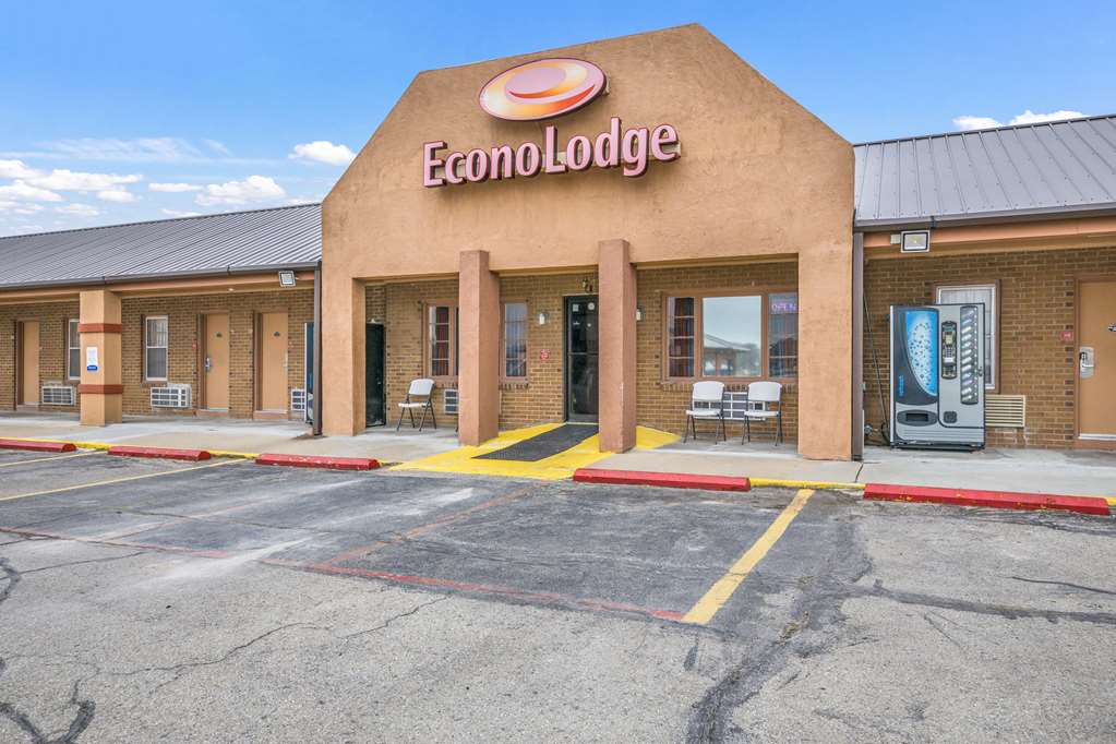 Econo Lodge Cameron - photo 3