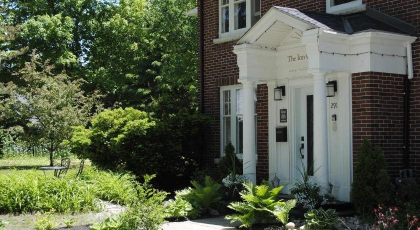 The Inn on Bay — 4-Star Luxury Hotel in Gravenhurst, Canada