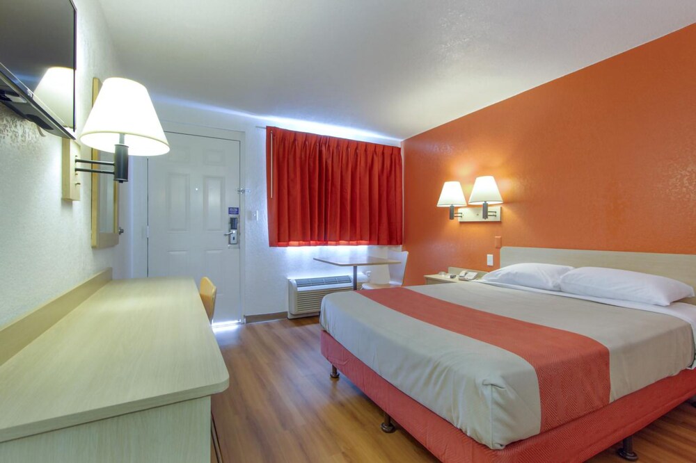 Phoenix Inn - photo 17