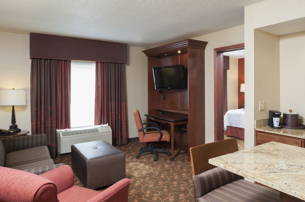 Hampton Inn & Suites Cleveland Southeast Streetsboro - photo 10