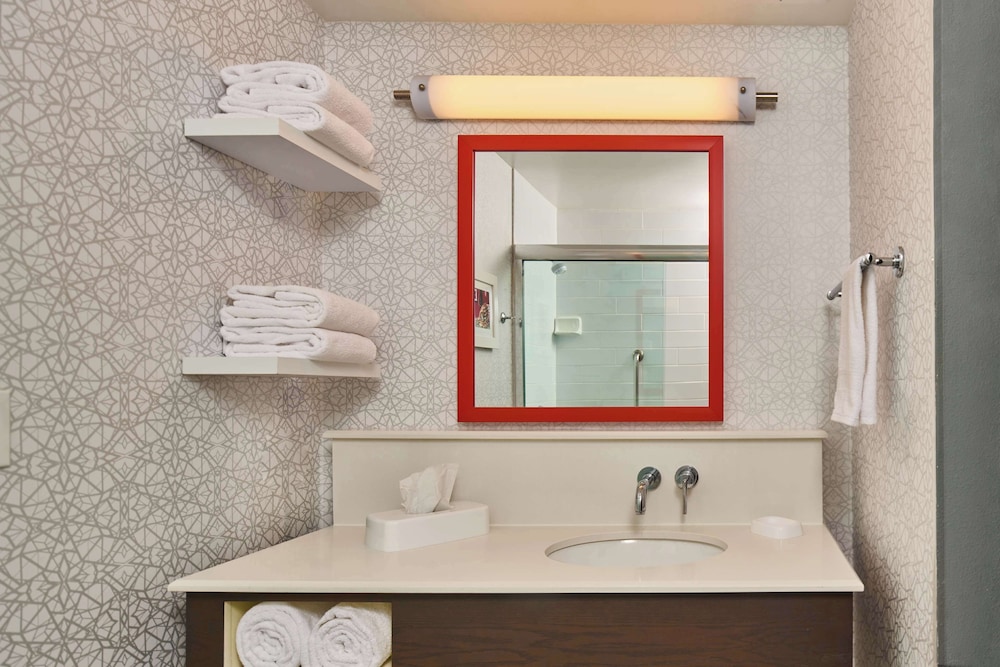 Hampton Inn Anchorage - photo 10