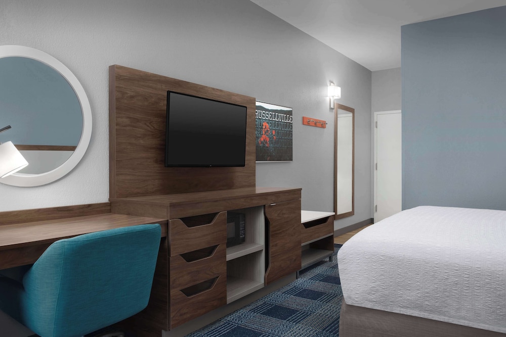 Hampton Inn Russellville - photo 19