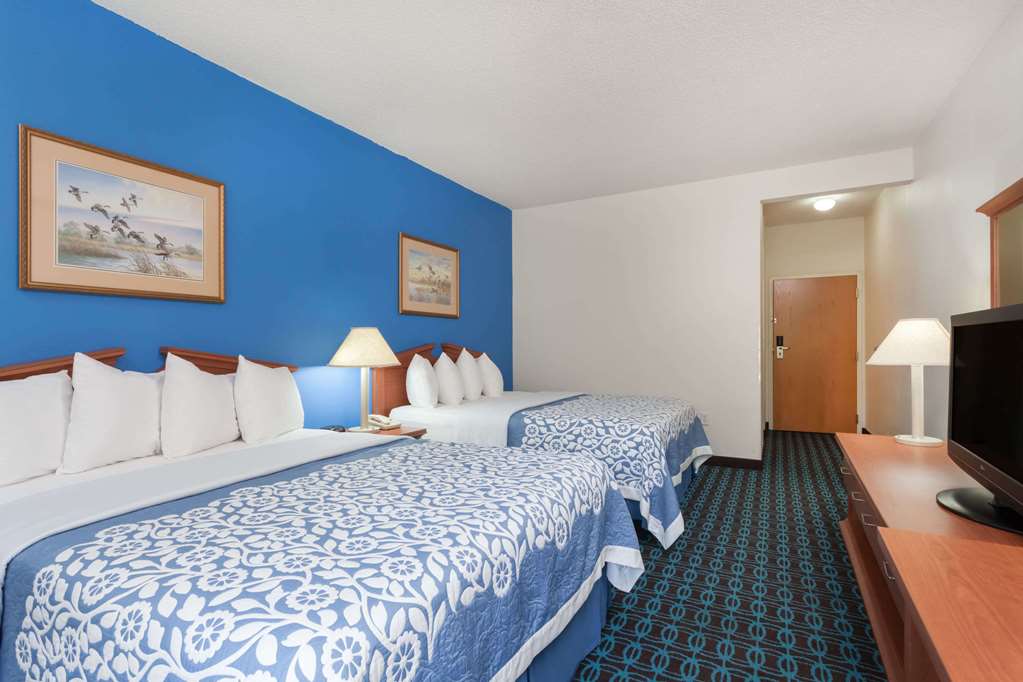 Days Inn & Suites by Wyndham Cambridge - photo 8