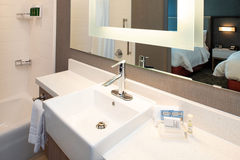 Springhill Suites Kansas City Northeast - photo 45