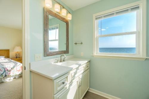 Yorkshire by Oak Island Accommodations - photo 45