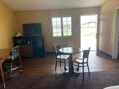Southern Inn and Suites Yorktown - photo 3