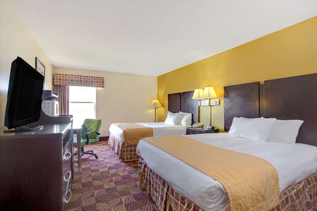 Days Inn & Suites by Wyndham Ridgeland - photo 9