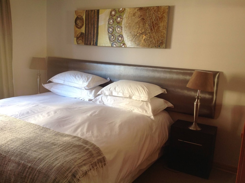 2BR Relocation Housing Fully Furnished Secured in Pentagon Park — Bloemfontein — photo 2