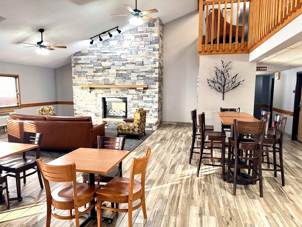 AmericInn by Wyndham Ames - photo 4