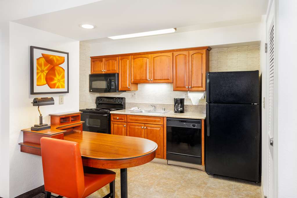 Clementine Hotel & Suites Anaheim - photo 36