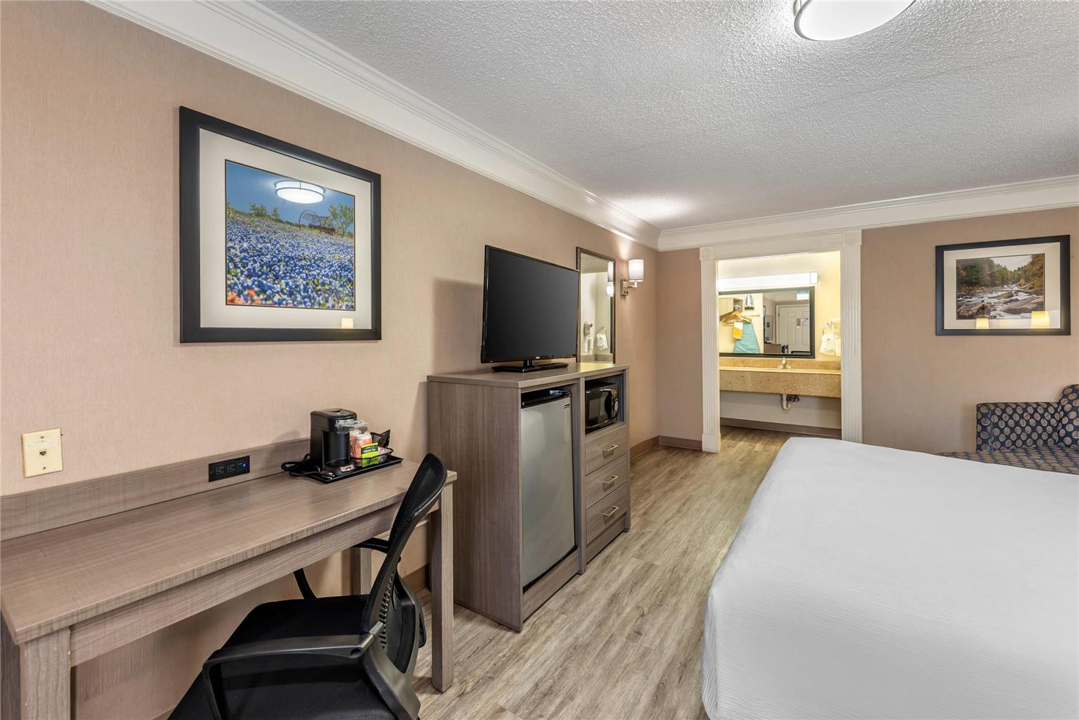 Quality Inn Near Lake Marble Falls - photo 11