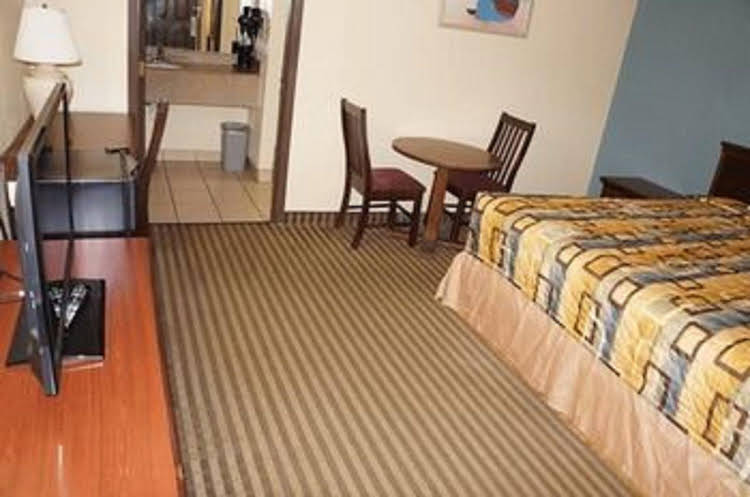 Surfside Inn Suites - photo 11