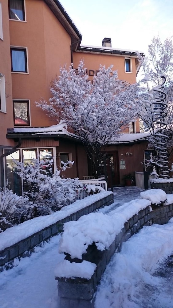 Residence Mirelladue — 4-Star Luxury Hotel in Ponte Di Legno, Italy