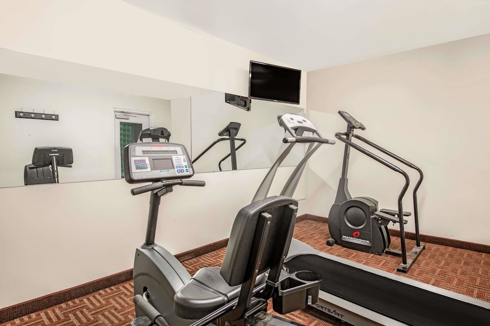 Microtel Inn & Suites by Wyndham Amarillo - photo 14