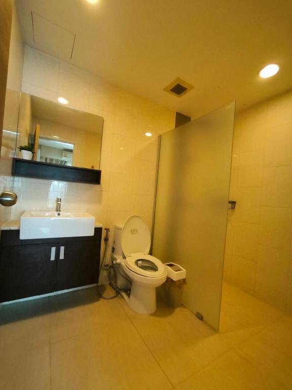 Central 2BR 3 min walk from BTS Ploen Chit