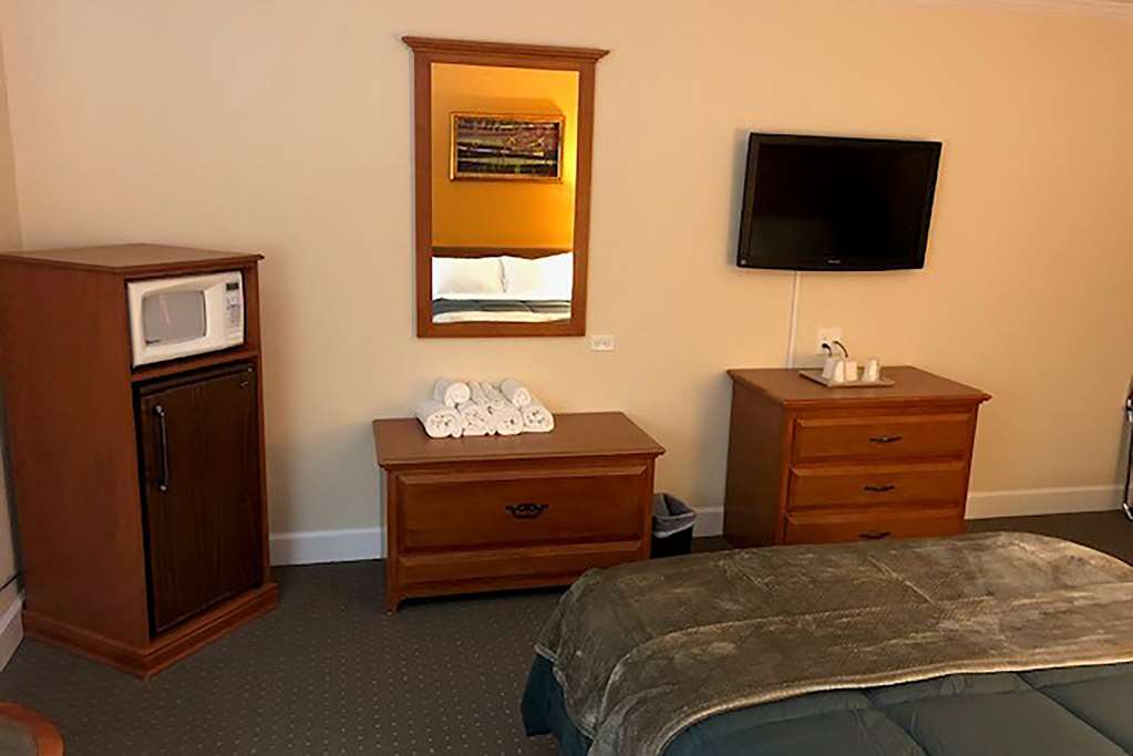 Howard Johnson by Wyndham Ridgecrest CA - photo 13