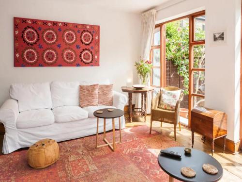 Mediterranean Garden Home Pass the Keys — 4-Star Luxury Hotel in London, United Kingdom