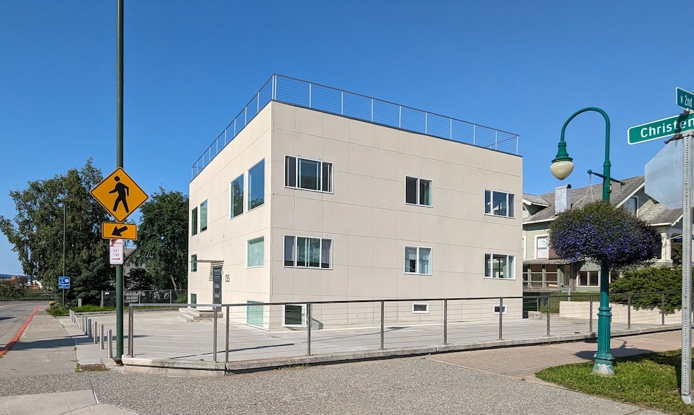 Snob Hollow Inn Downtown Anchorage in Anchorage, United States