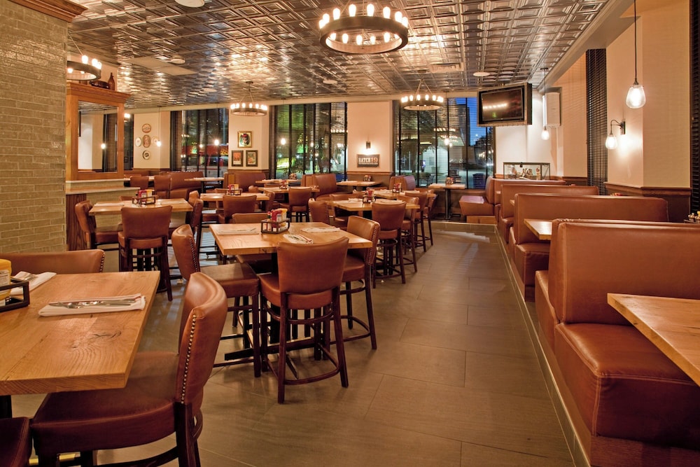 The Lincoln Marriott Cornhusker Hotel - photo 35