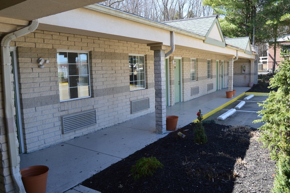 Economy Inn Akron — hotel in Cuyahoga Falls