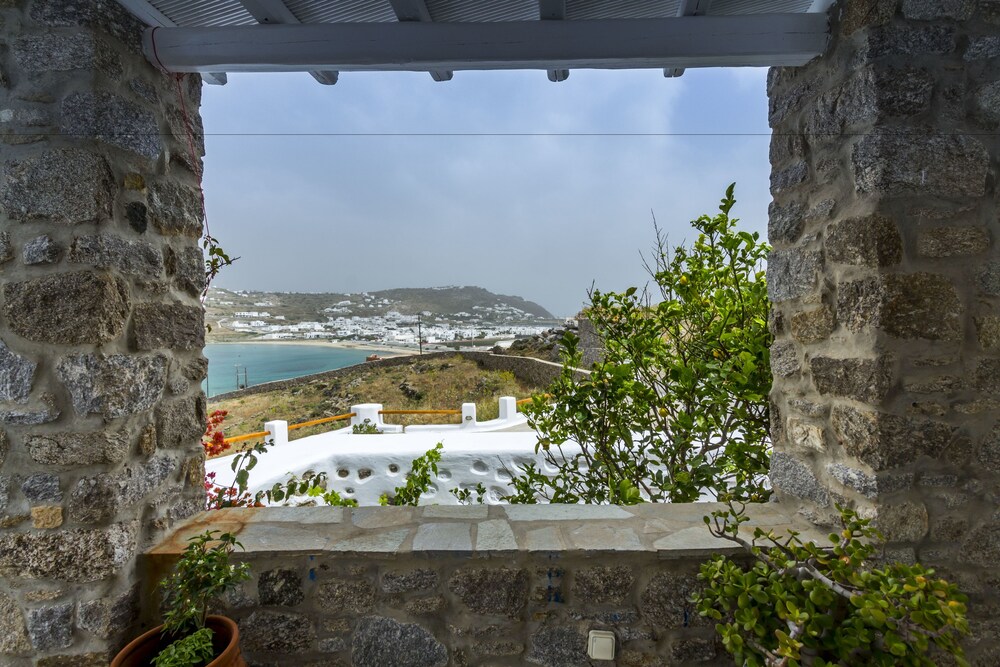 Corfos Villa — 4-Star Luxury Hotel in Mykonos, Greece