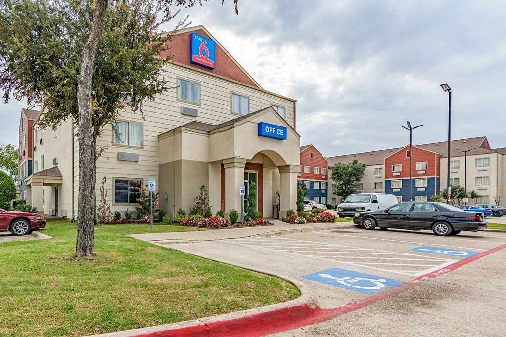 Studio 6 Dallas TX - featured photo