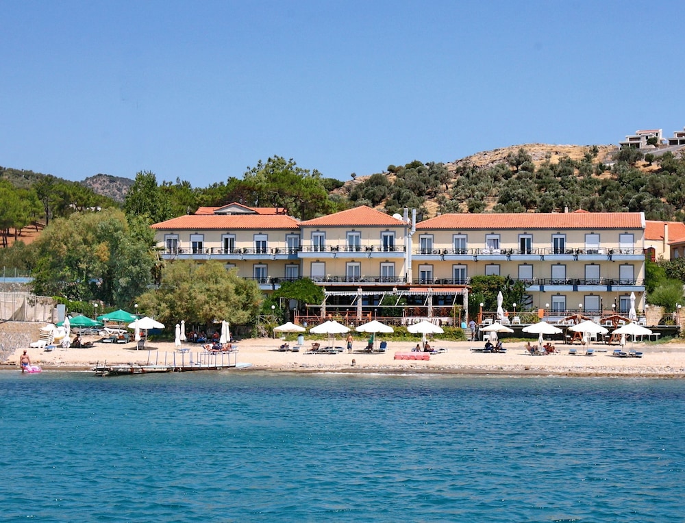 Pebble Beach Hotel in Plomari, Greece