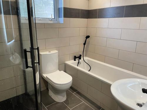 The Beach House Trearddur Bay — 4-Star Luxury Hotel in Holyhead, United Kingdom