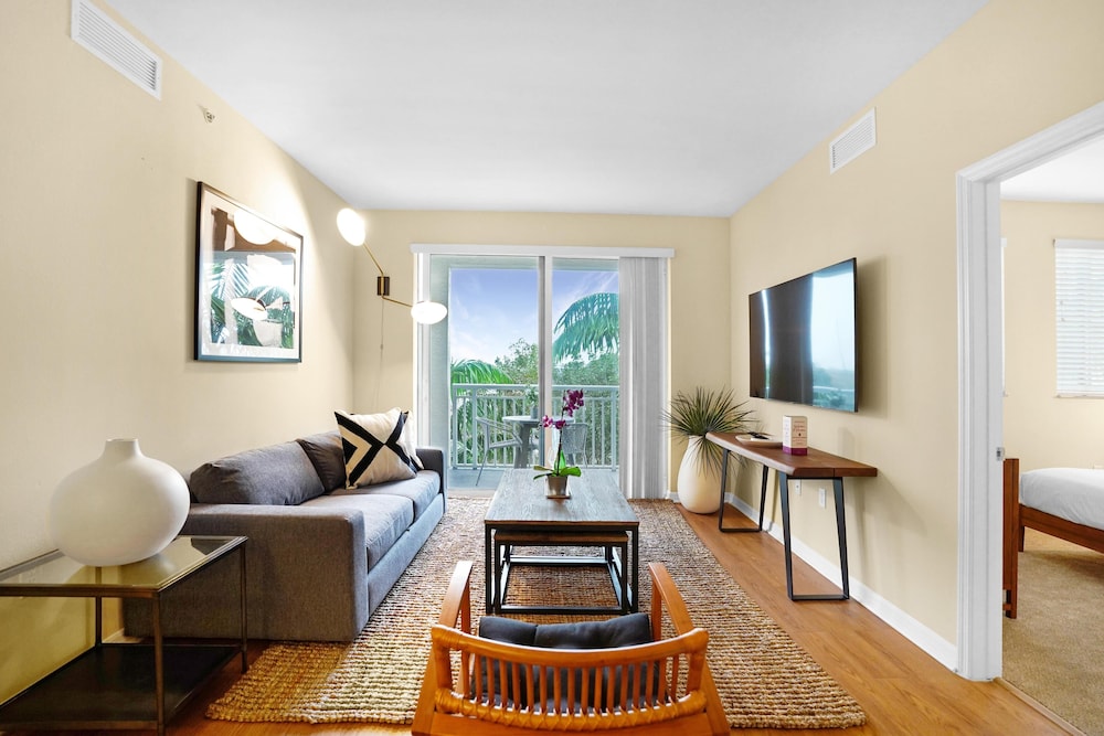 Dharma Home Suites South Miami at Red Road Commons - photo 41