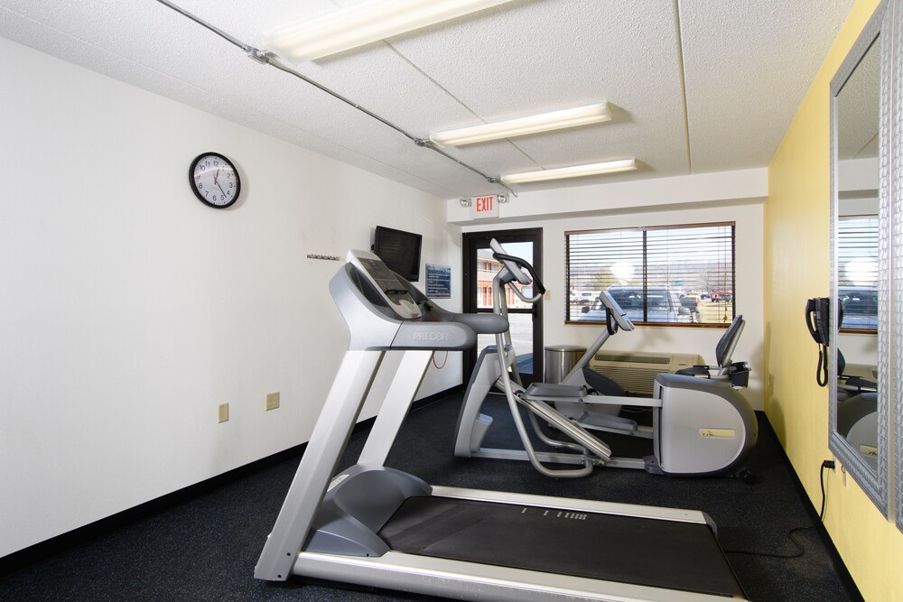 Days Inn By Wyndham Pittsburgh Harmarville - photo 16