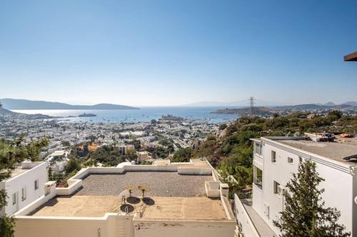 Bodrum Burcu Residence Magnificent Sea View Cozy Free Otopark Free Wifi — 4-Star Luxury Hotel in Bodrum, Turkey