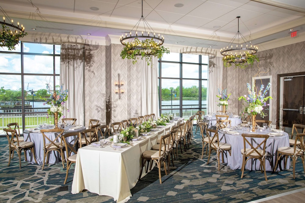 Embassy Suites by Hilton Wilmington Riverfront - photo 36