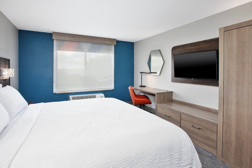 Holiday Inn Express & Suites Buffalo by IHG - photo 20